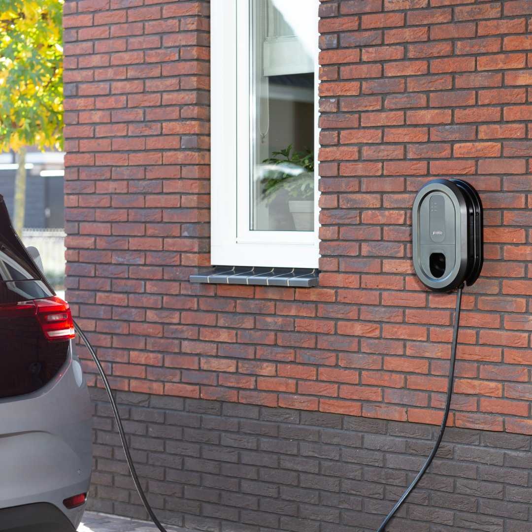 Borne de recharge Ratio Solid 22 kW – Triphasé 32A – Câble Type 2 (5 m)